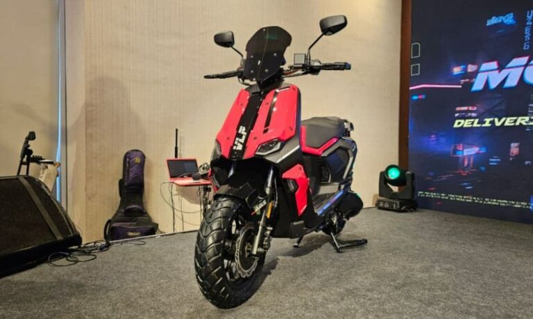 VLF Mobster 135 Scooter – Bold Design, 65 kmpl Mileage & 135cc Power